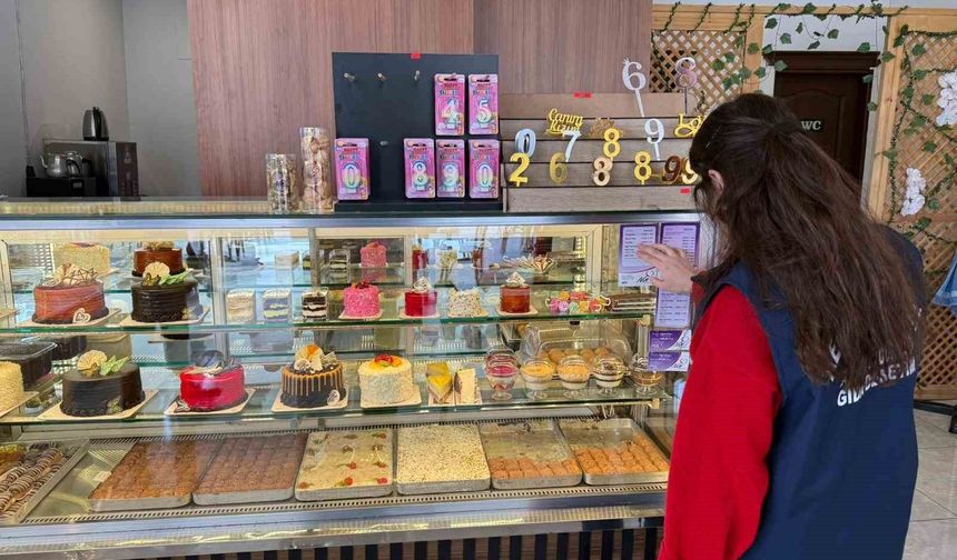 Kemer'de bayram öncesi market, fırın ve pastanelere sıkı denetim