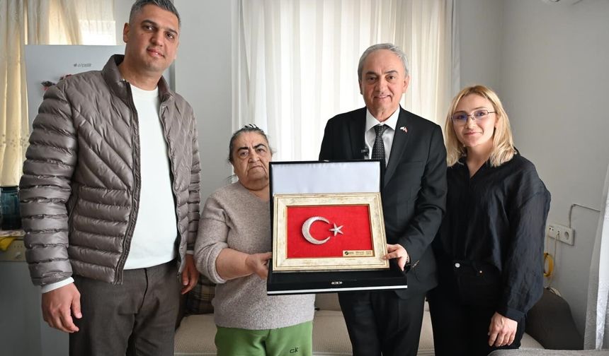 Kepez Belediye Başkanı Kocagöz'den şehit annesine ziyaret
