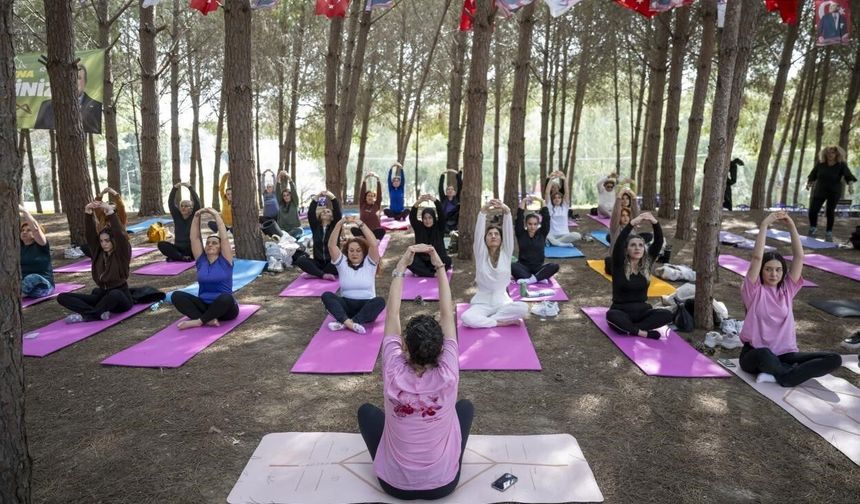 Mersin'de kadınlar doğada yoga ve sanatla buluştu
