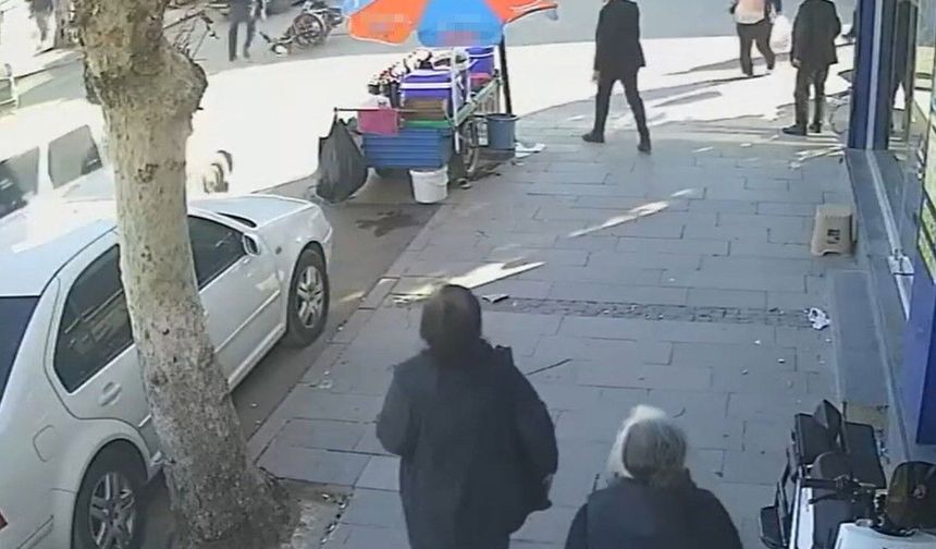 Motosiklet otomobille çarpıştı: 1 yaralı