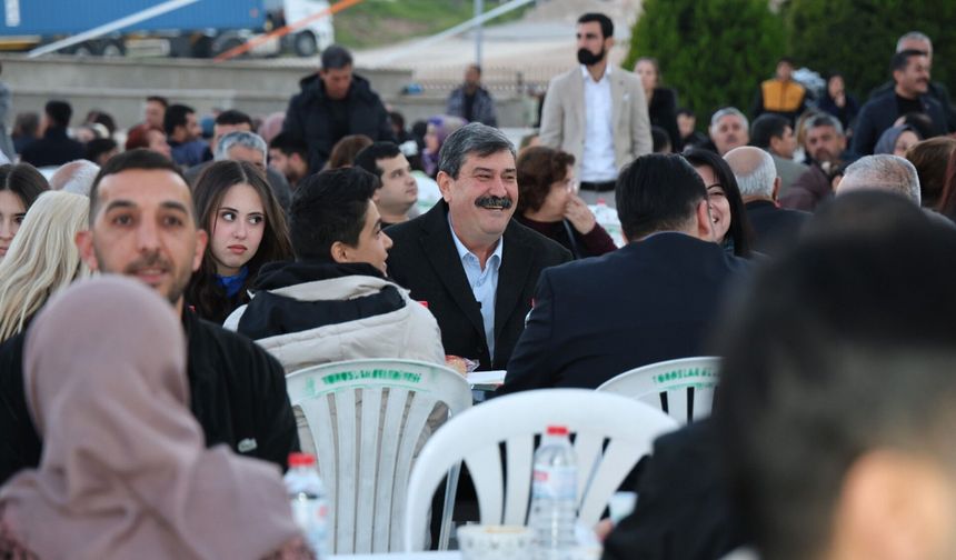 Toroslar Belediye Başkanı Yıldız Personeliyle İftarda Buluştu