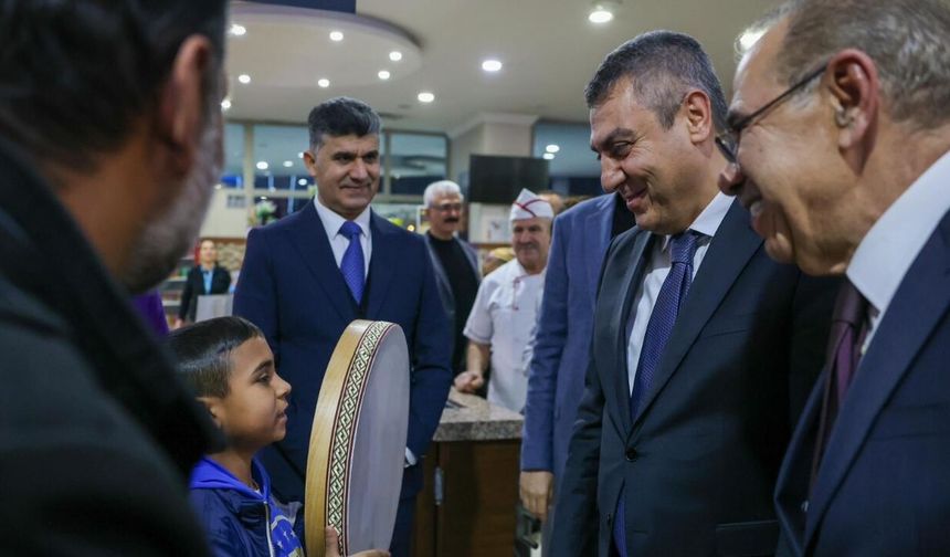 Vali Toros Romanlarla İftarda Bir Araya Geldi