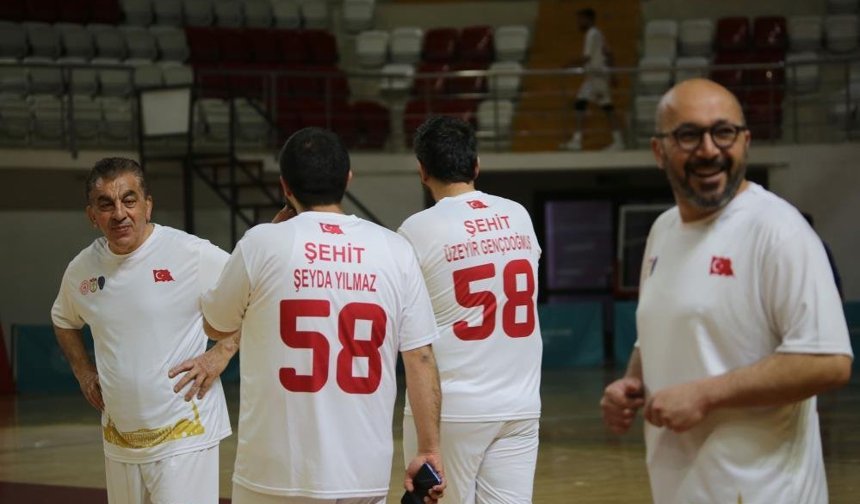 Sivas’ta Şehitler İçin Anlamlı Maç: İsimleri Yaşatıldı