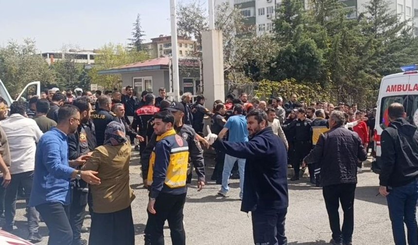 Okul Saldırısında 4 Öl* 20 Yaralı 7 Savcı Görevde