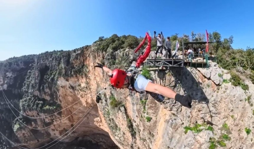 Mersin'de Akılalmaz Çılgınlık: 220 Metreden Aşağı Atladı!