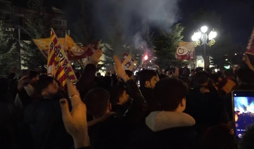 Erzurum'da Derbi Coşkusu: Galatasaraylılar Sokağa Döktü!