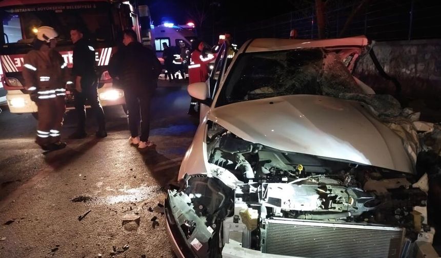 Beykoz’da Can Pazarı: Servis ile Otomobil Çarpıştı!