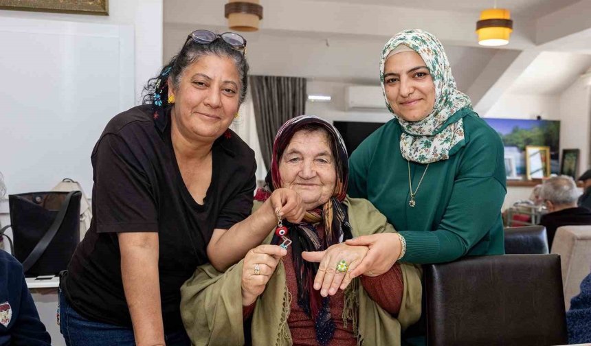 Manavgat'ta huzurevi sakinlerine yönelik el sanatları etkinliği düzenlendi