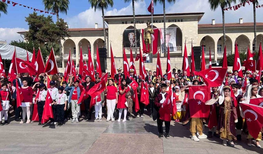 Mersin'de 23 Nisan coşkuyla kutlandı