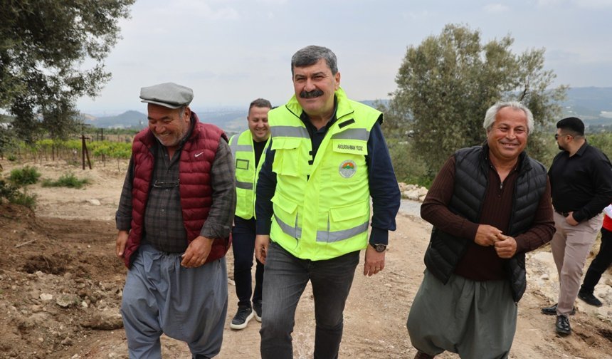 Toroslar'da Çiftçiye Yol Desteği: Üretim Yolları Açılıyor!