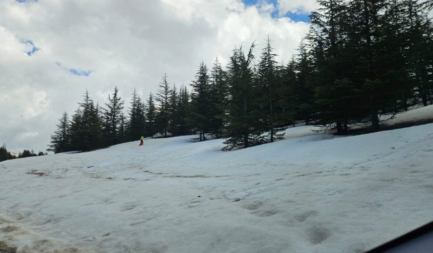 Torosların Zirvesinde Piknikçilere Kar Sürprizi