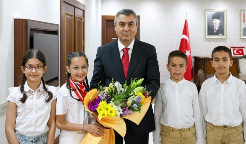 Mersin’den Lübnan’a İnsani Yardım Gemisi Uğurlanıyor