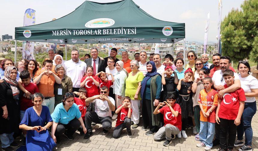Toroslar’da Engeller Sevgi ve Müzikle Aşıldı