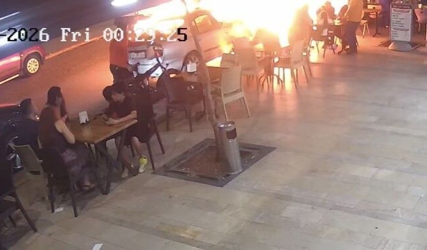 Mersin'de Korkutan Patlama: 2 Kişi Son Anda Kurtuldu