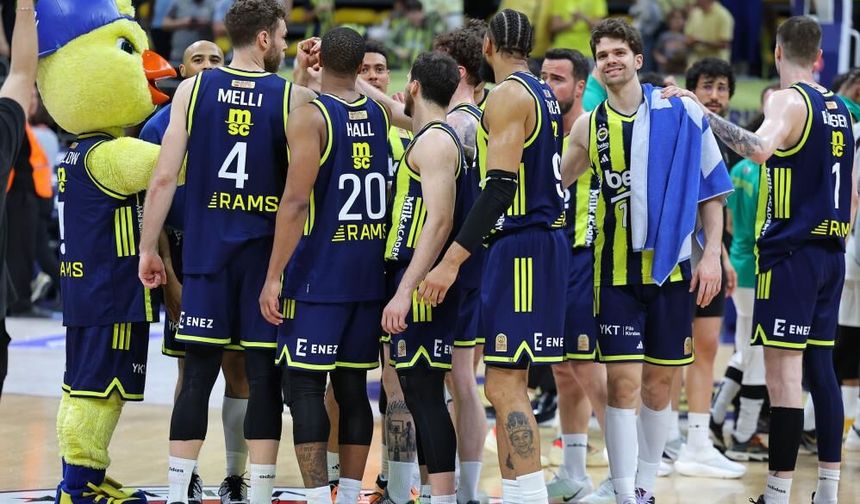 Fenerbahçe, yarı final ilk maçında A. Efes'i konuk edecek