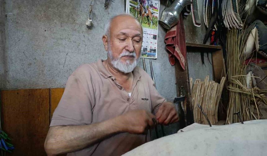 60 yıllık semer ustası, mesleğini yaşatmaya çalışıyor