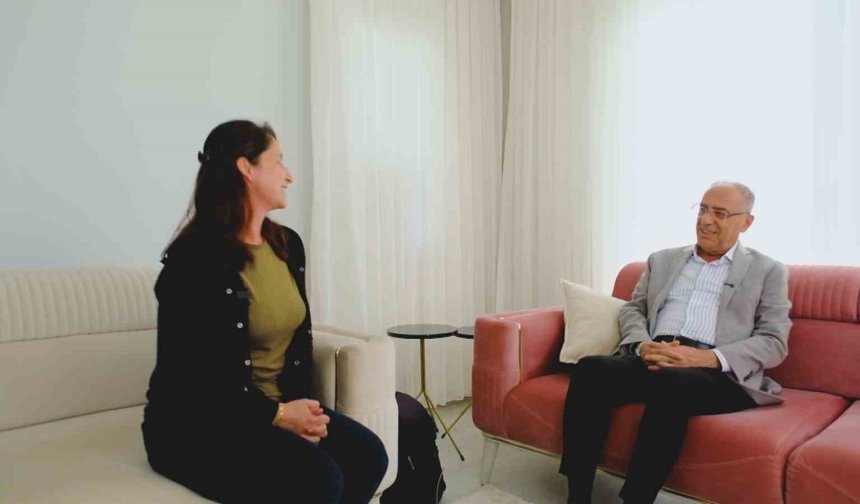 Afetzede aile Antakya Belediyesi'nin Yerinde Dönüşüm Projesi'yle yeni yuvasına kavuştu