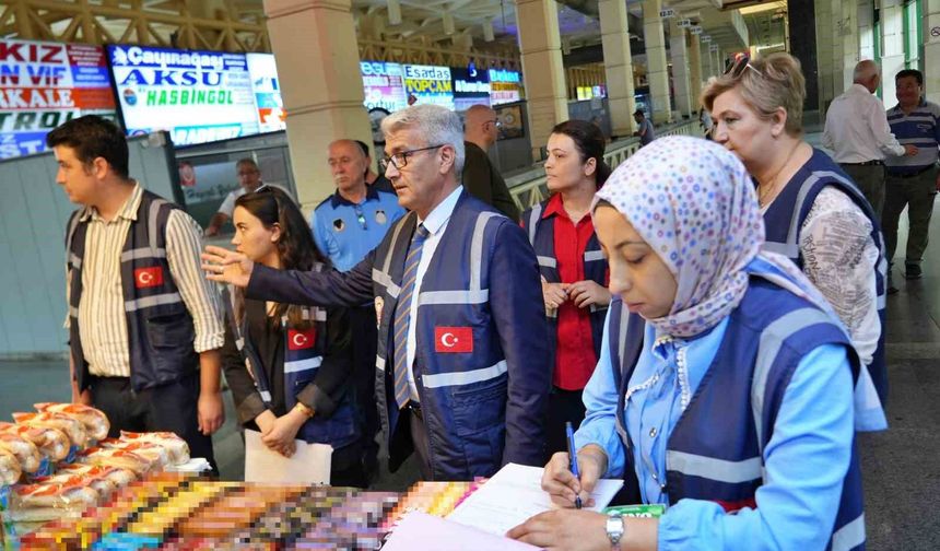 Antalya otogarında bayram öncesi bilet ve fiyat etiketi denetimi