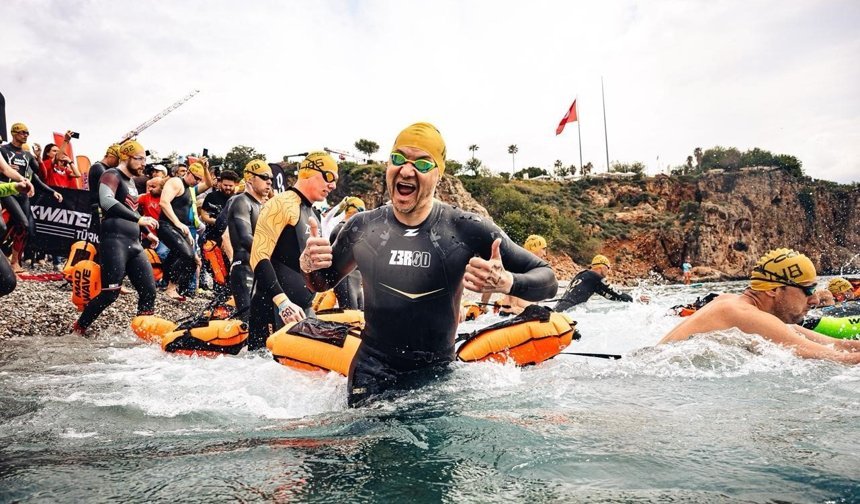 Büyükşehir Belediyesi, X-WATERS Antalya'ya ikinci kez ev sahipliği yaptı
