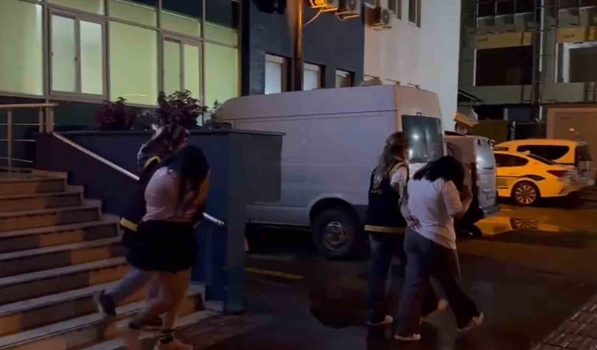 İskenderun'da günübirlik apartlara fuhuş operasyonu: 3 gözaltı