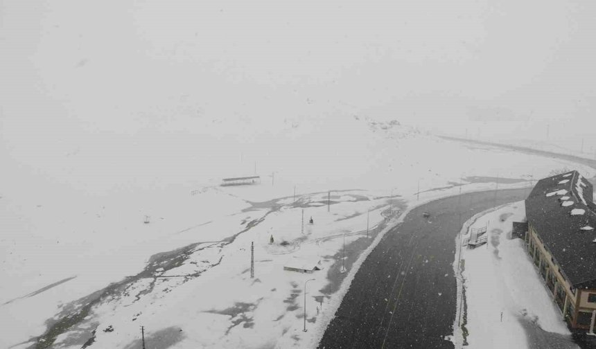 Kahramanmaraş'ta mayısta kar sürprizi