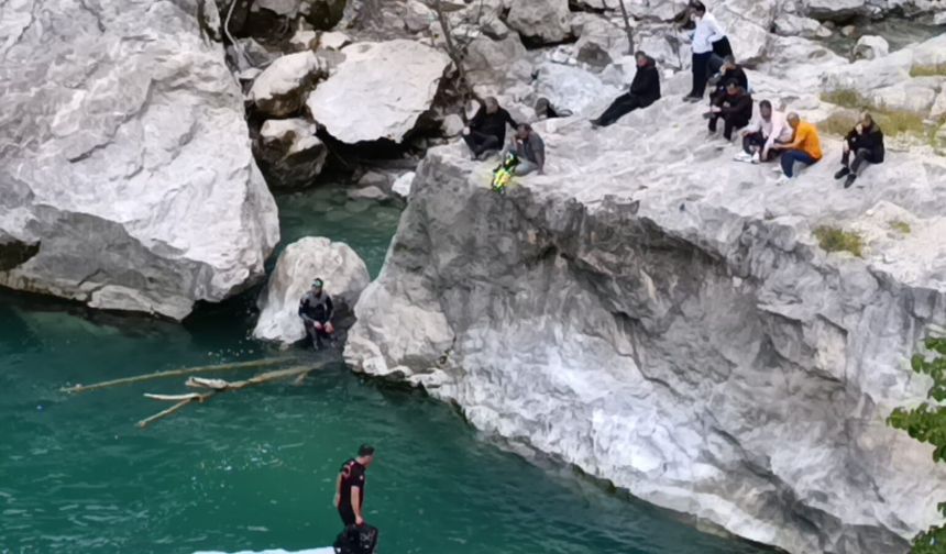 Kahramanmaraş'ta nehirde kaybolan şahıs için arama çalışmaları sürüyor