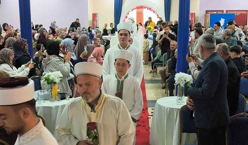 Kornalar hafızlar için çaldı: Anamur'da 15 öğrenciye icazet