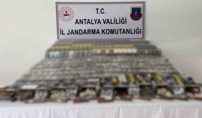 Manavgat'ta 5 bin paket kaçak sigara ele geçirildi