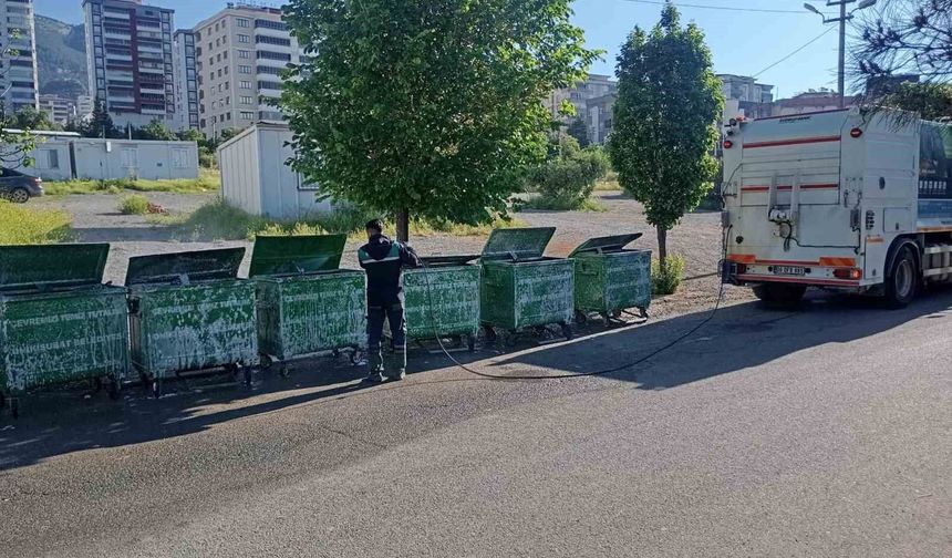 Onikişubat Belediyesi, 288 personel ve 65 araçtan oluşan güçlü ekiple sahada