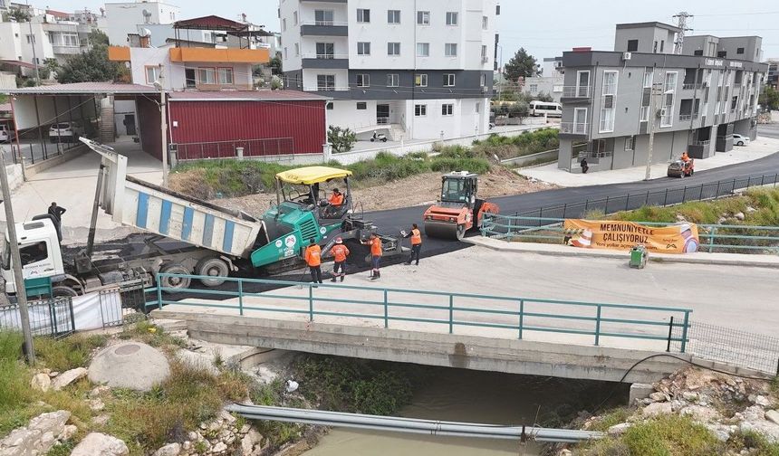 Silifke'de yollar sıcak asfaltla yenilendi