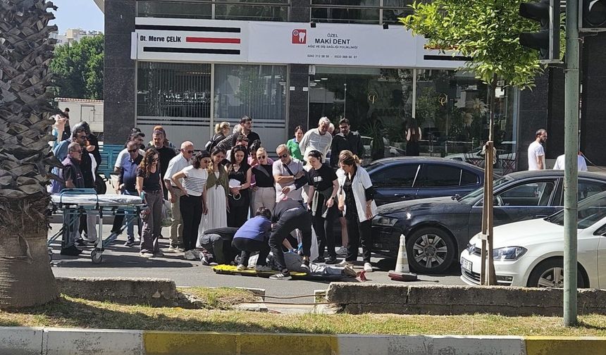 Yaya yolunu kullanan 3 tekerli motosiklet ile otomobil çarptıştı: 1 yaralı