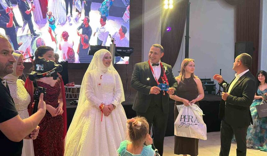 Zabıta damada mesai arkadaşlarından 'bariyerli' koruma kalkanı