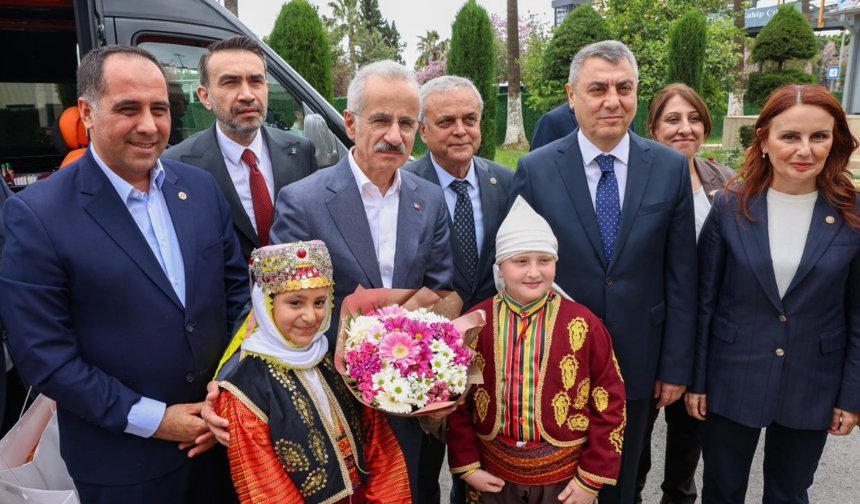 Bakan Uraloğlu Mersin’de Yatırımları Masaya Yatırdı