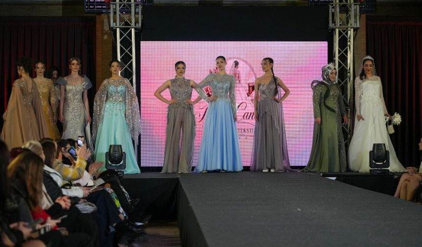 Modacı Büşra Canay, Ruse Moda Haftası’na Damga Vurdu