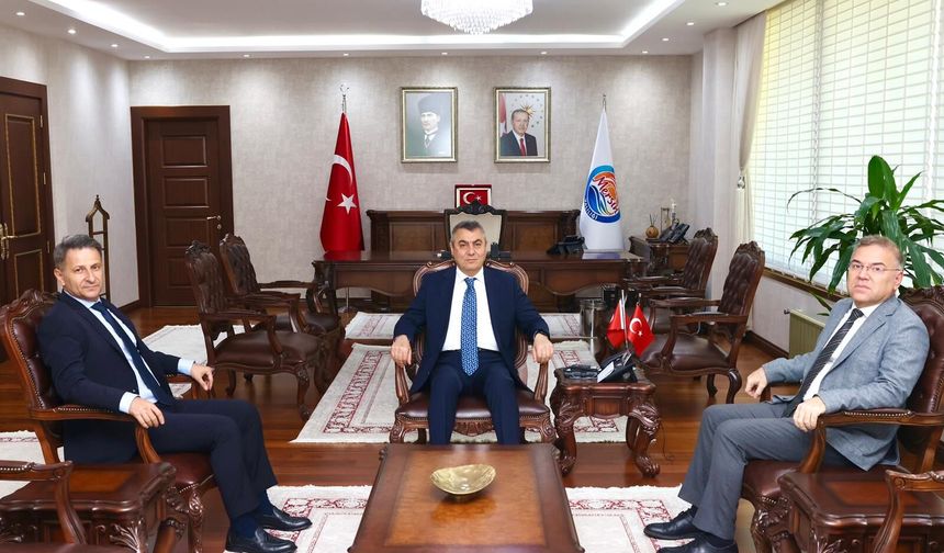 Vali Toros Bakanlık Müfettişleriyle Görüştü