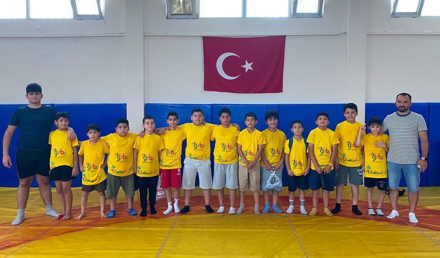 Mersin'de tarihi başarı: Anamurlu güreşçiler Ankara yolcusu!