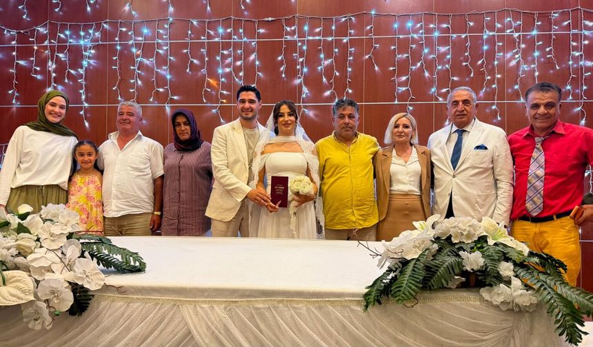 Büşra Dicle ve Hasan Çifti Mersin'de Evlendi