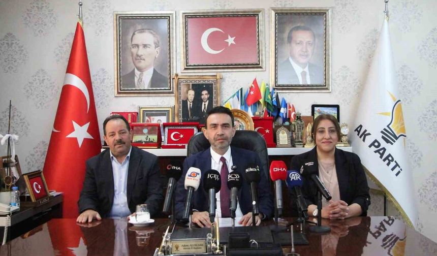 AK Parti Mersin'de sahaya indi hedef 160 bin üye