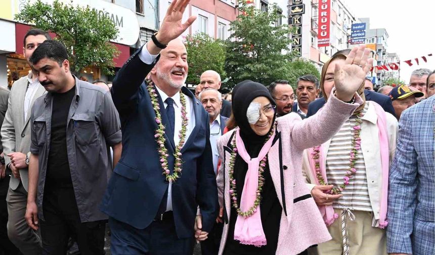 Başkan Başdeğirmen: 'Gül festivalimizi birlik ve beraberlik içinde dünyaya tanıttık'