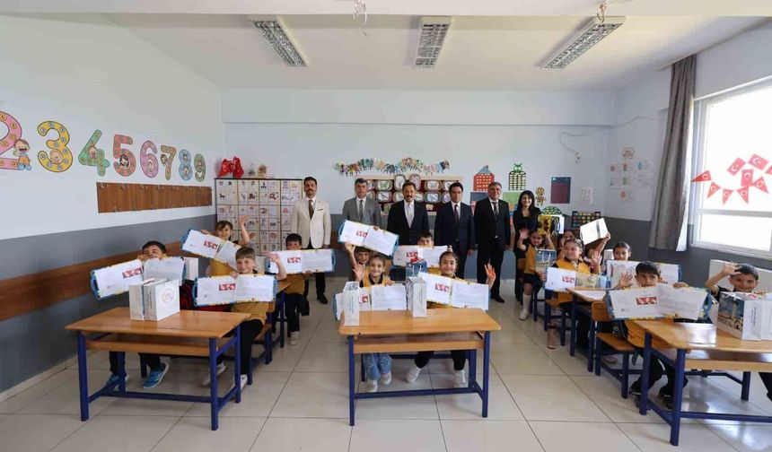 Hatay'da tersine göç eğitime yansıdı: 368 bin çocuk karne aldı