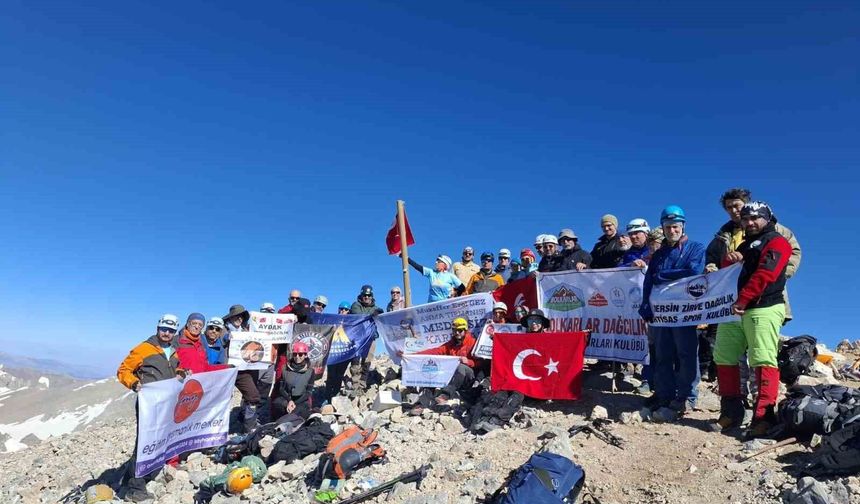 Medetsiz Zirvesinde 100 Dağcıyla Anma Tırmanışı