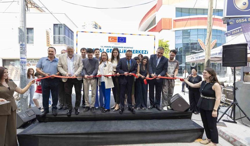 Mersin'de Gençleri Geleceğe Taşıyacak Merkez Açıldı