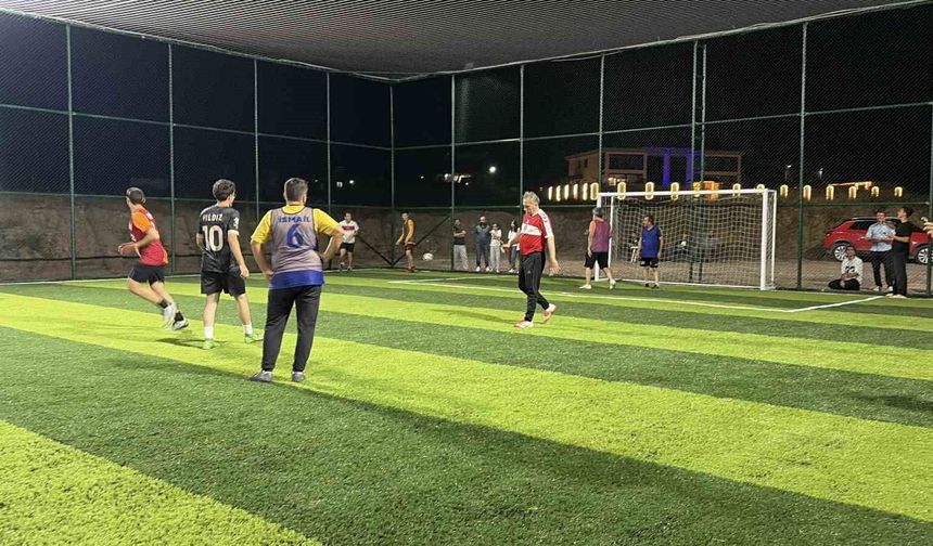 Osmaniye'de başkan sözünü tuttu: Formayı giyip sahaya indi!