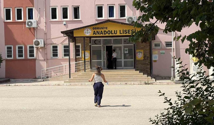 Osmaniye'de simitçi süreyi hatırlattı, son anda gelen aday içeri alınmadı