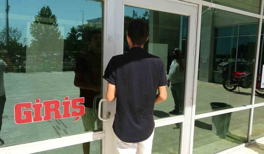 Sınavı saniyelerle kaçırdı, denemedik kapı bırakmadı