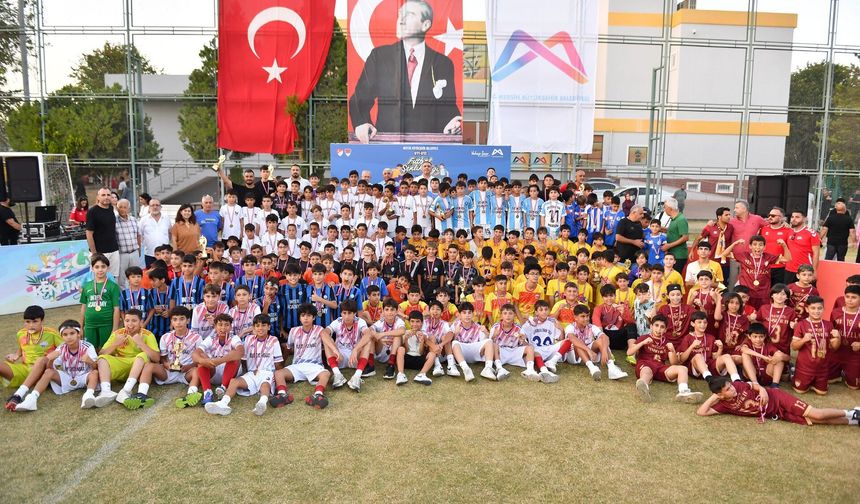 Mersin'de 3 Bin Minik Kramponun Dev Şenliği