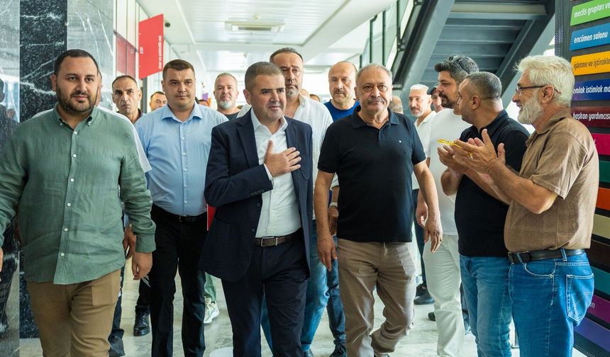 Mezitli Belediye Meclisinde Tarihi İzdiham