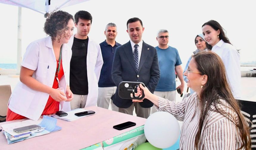 Mersin Sahilinde Sağlıklı Yaşam Yürüyüşü
