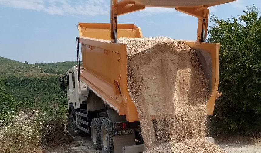 Toroslar Belediyesi kırsalda yol bakım çalışmalarını sürdürüyor