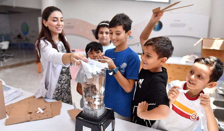 Mercan Yaz Okulu'nda çocuklar bilimi eğlenerek öğreniyor